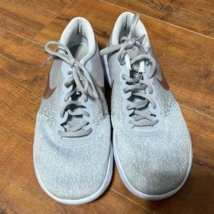 Lightly used Nike shoes size 8